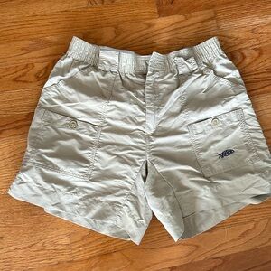 AFTCO khaki Men’s shorts Size 32